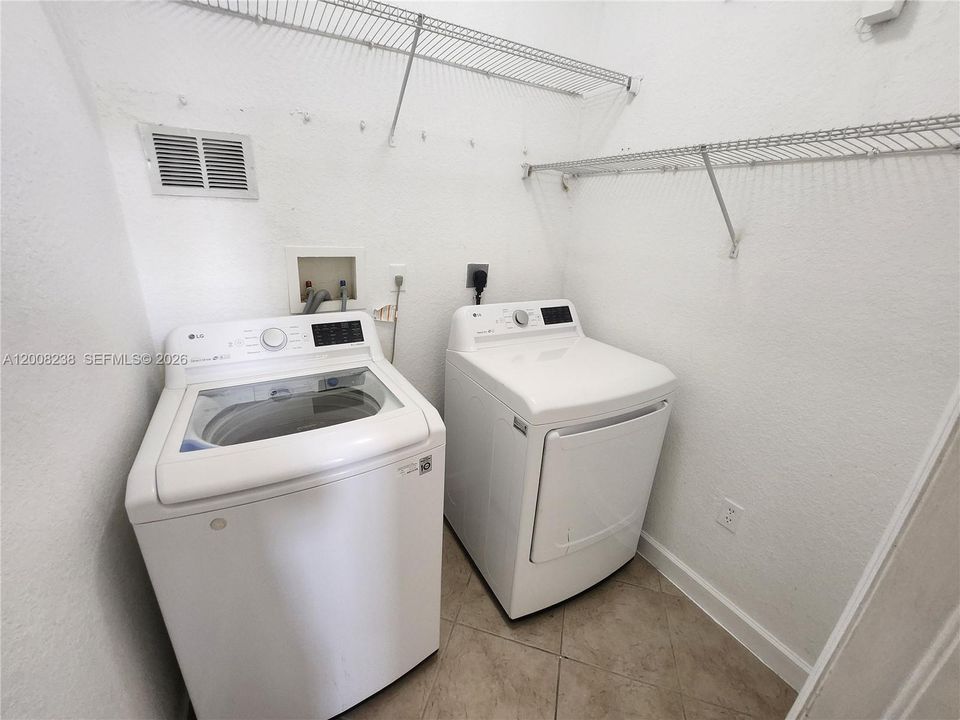 В аренду: $6,500 (4 спален, 4 ванн, 3053 Квадратных фут)