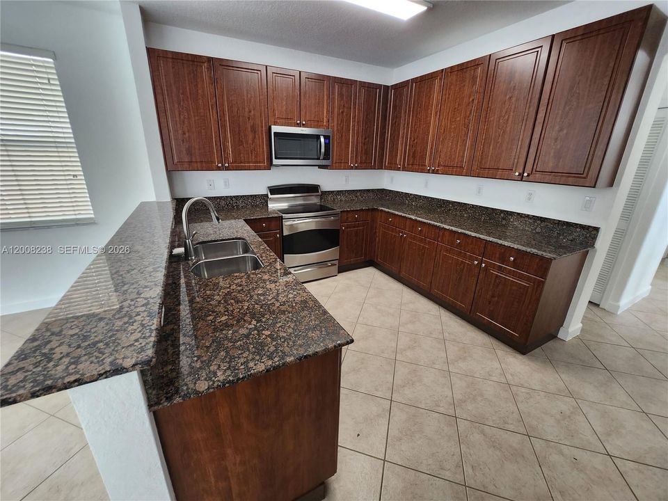 В аренду: $6,500 (4 спален, 4 ванн, 3053 Квадратных фут)