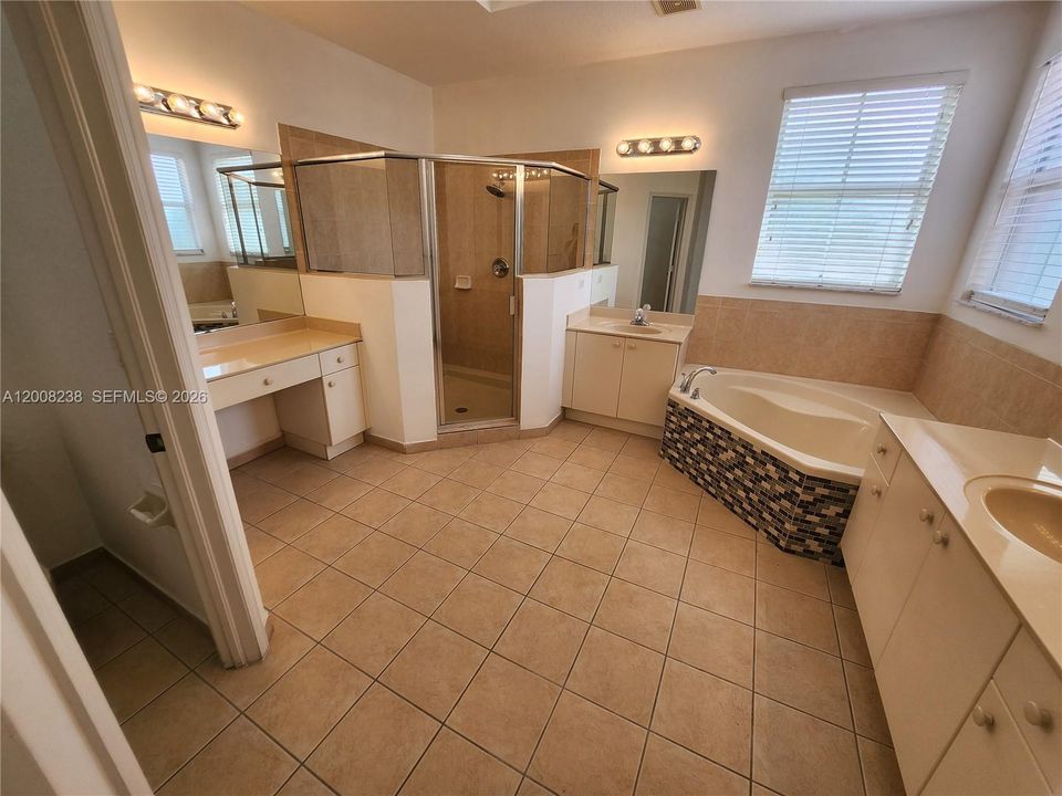 В аренду: $6,500 (4 спален, 4 ванн, 3053 Квадратных фут)