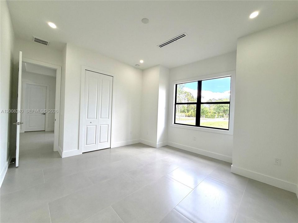 En Venta: $598,500 (4 camas, 2 baños, 2004 Pies cuadrados)