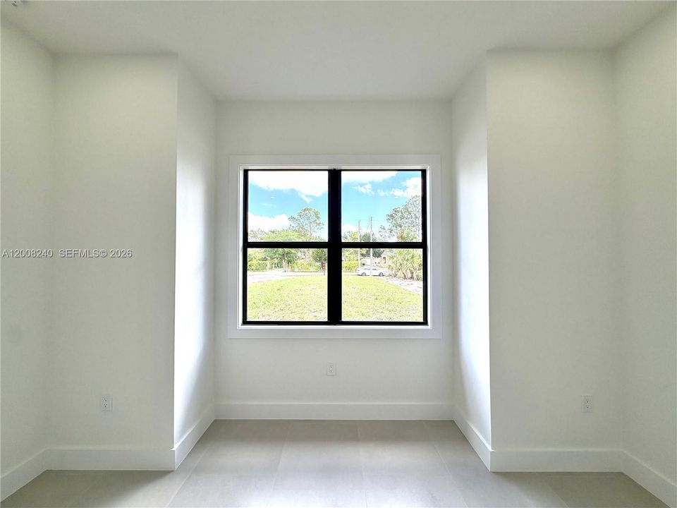 En Venta: $598,500 (4 camas, 2 baños, 2004 Pies cuadrados)