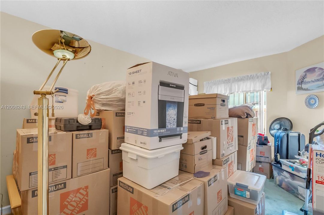 Под контрактом: $635,999 (3 спален, 2 ванн, 1501 Квадратных фут)