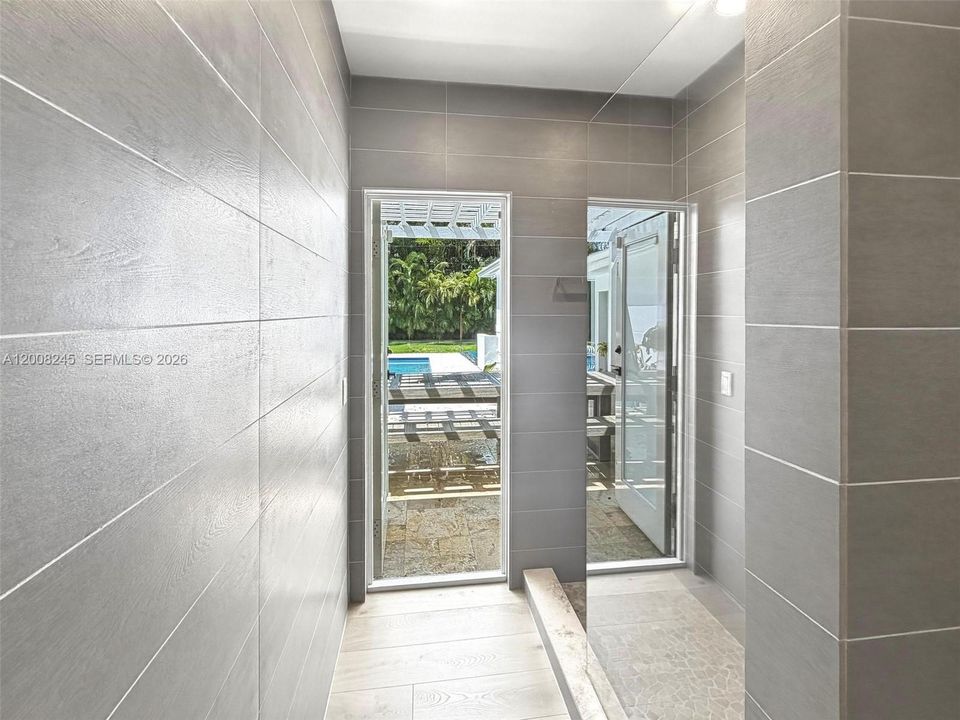 Cabana Bath