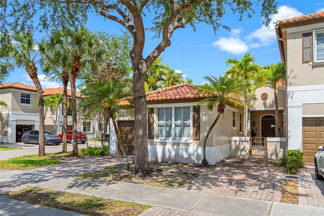 Activo con contrato: $499,999 (3 camas, 2 baños, 1131 Pies cuadrados)