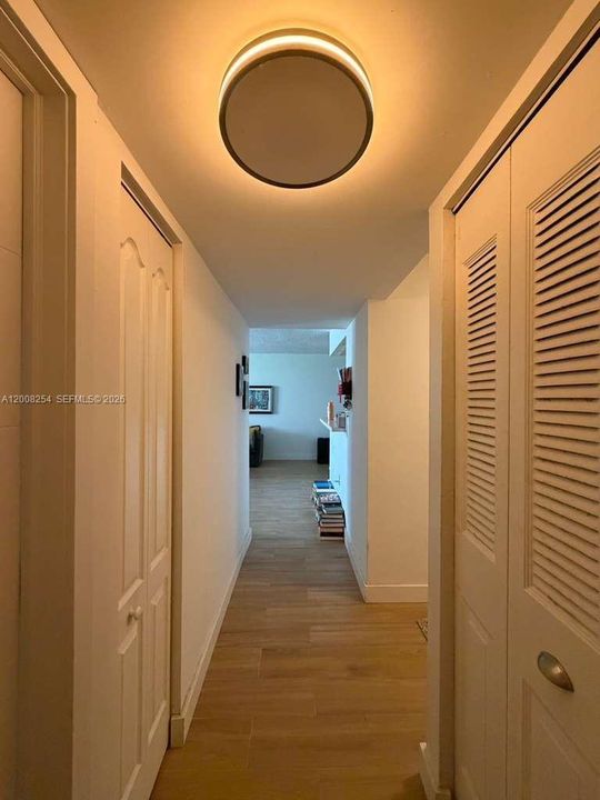 На продажу: $299,999 (2 спален, 2 ванн, 1024 Квадратных фут)