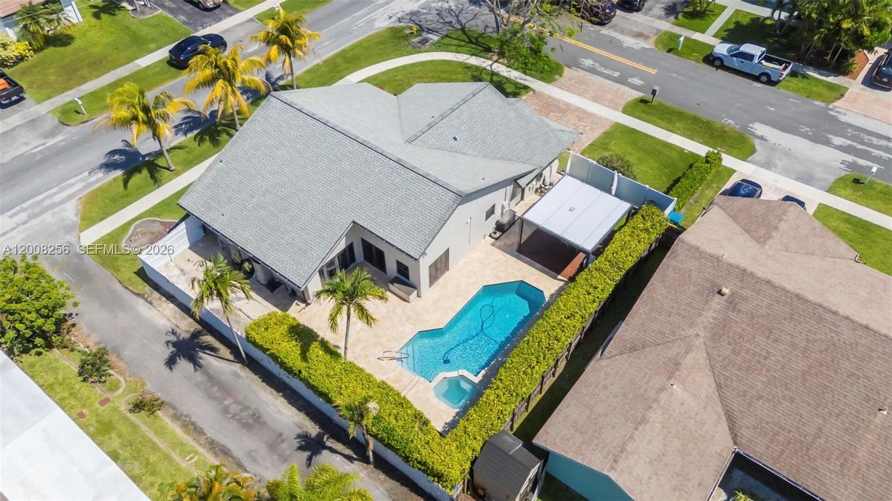 Activo con contrato: $820,000 (3 camas, 2 baños, 1626 Pies cuadrados)