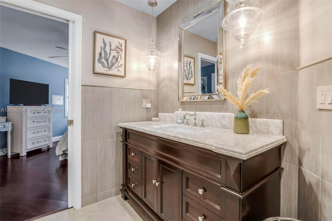 Activo con contrato: $820,000 (3 camas, 2 baños, 1626 Pies cuadrados)