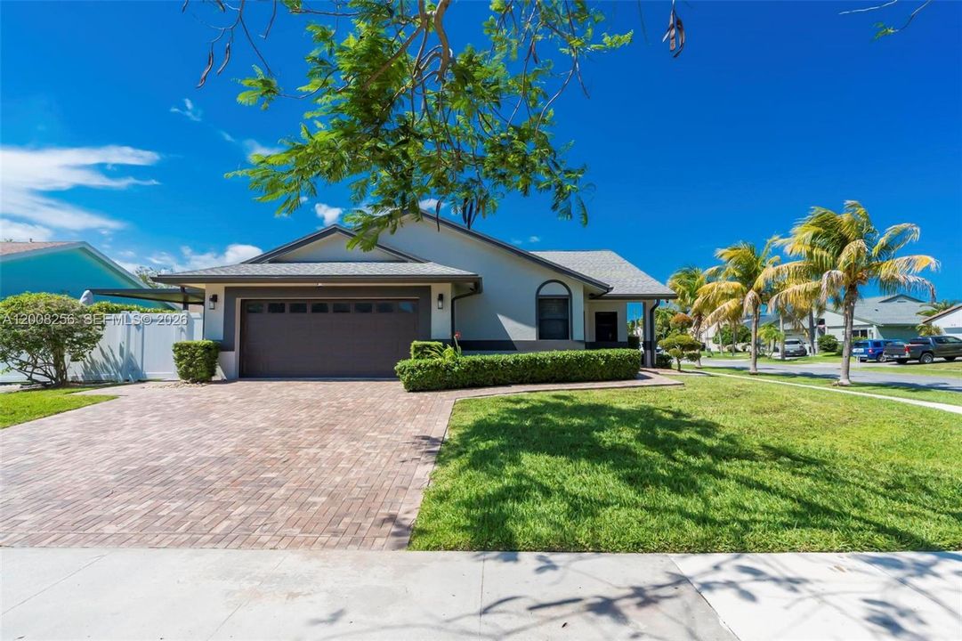 Corner lot (8,384 SF)