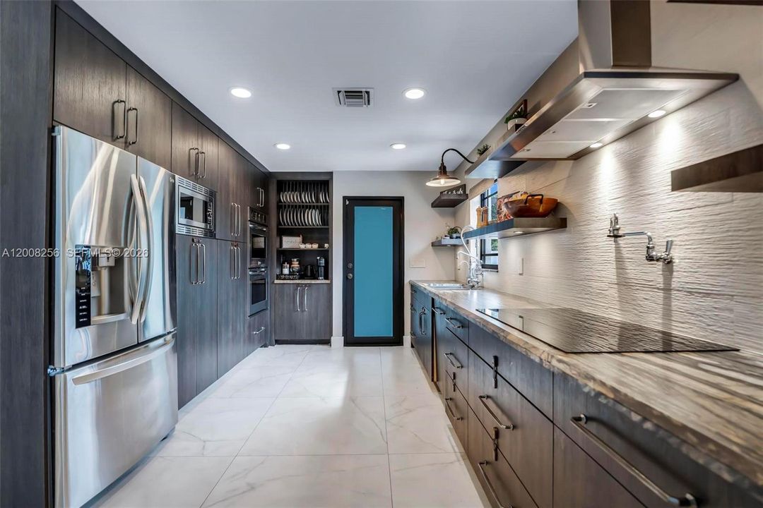 Activo con contrato: $820,000 (3 camas, 2 baños, 1626 Pies cuadrados)