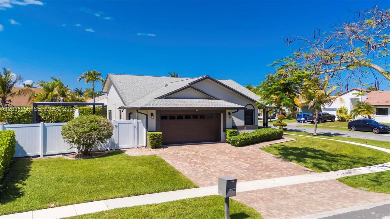 Activo con contrato: $820,000 (3 camas, 2 baños, 1626 Pies cuadrados)