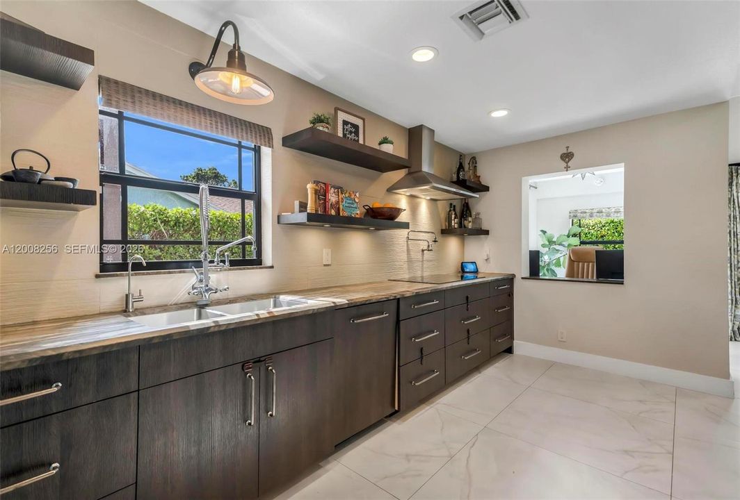 Activo con contrato: $820,000 (3 camas, 2 baños, 1626 Pies cuadrados)