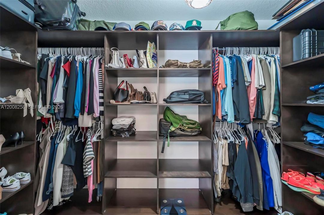 Activo con contrato: $820,000 (3 camas, 2 baños, 1626 Pies cuadrados)