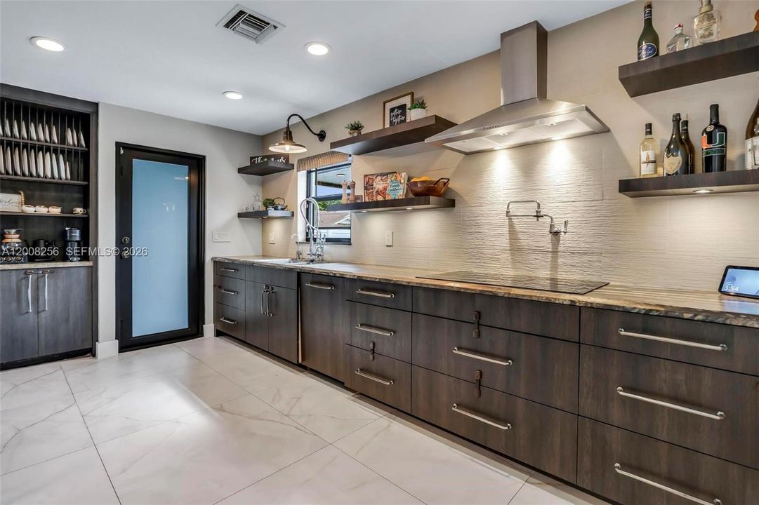 Activo con contrato: $820,000 (3 camas, 2 baños, 1626 Pies cuadrados)