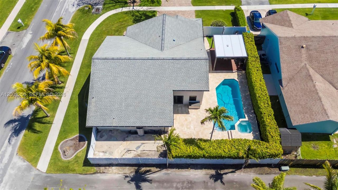 Activo con contrato: $820,000 (3 camas, 2 baños, 1626 Pies cuadrados)