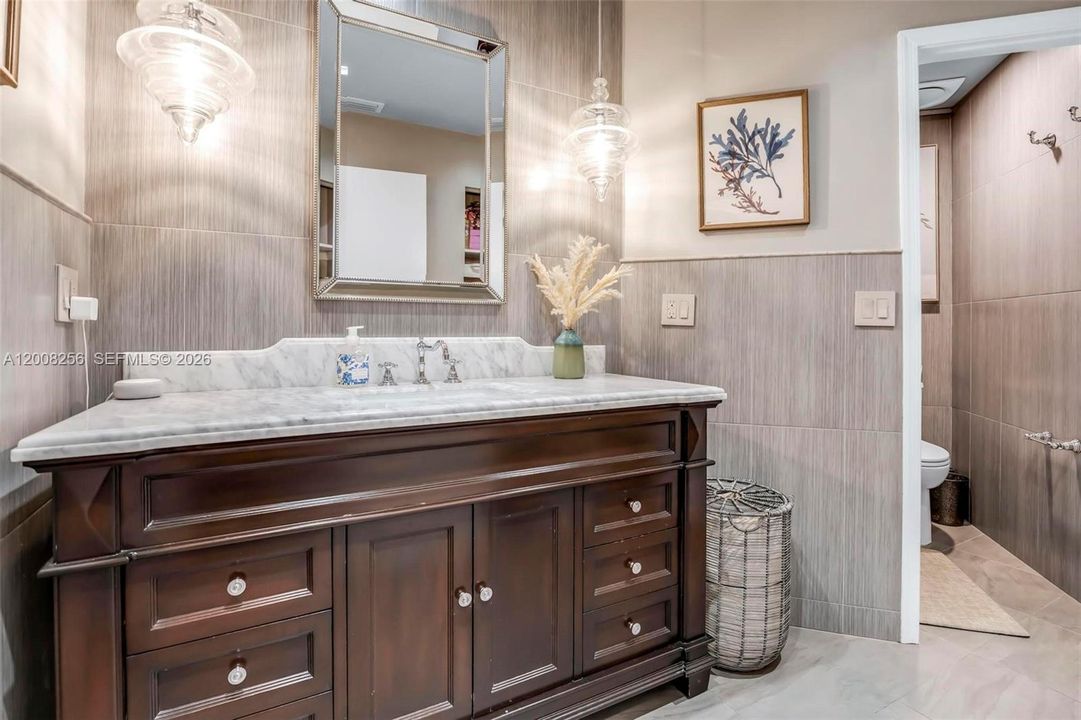 Activo con contrato: $820,000 (3 camas, 2 baños, 1626 Pies cuadrados)