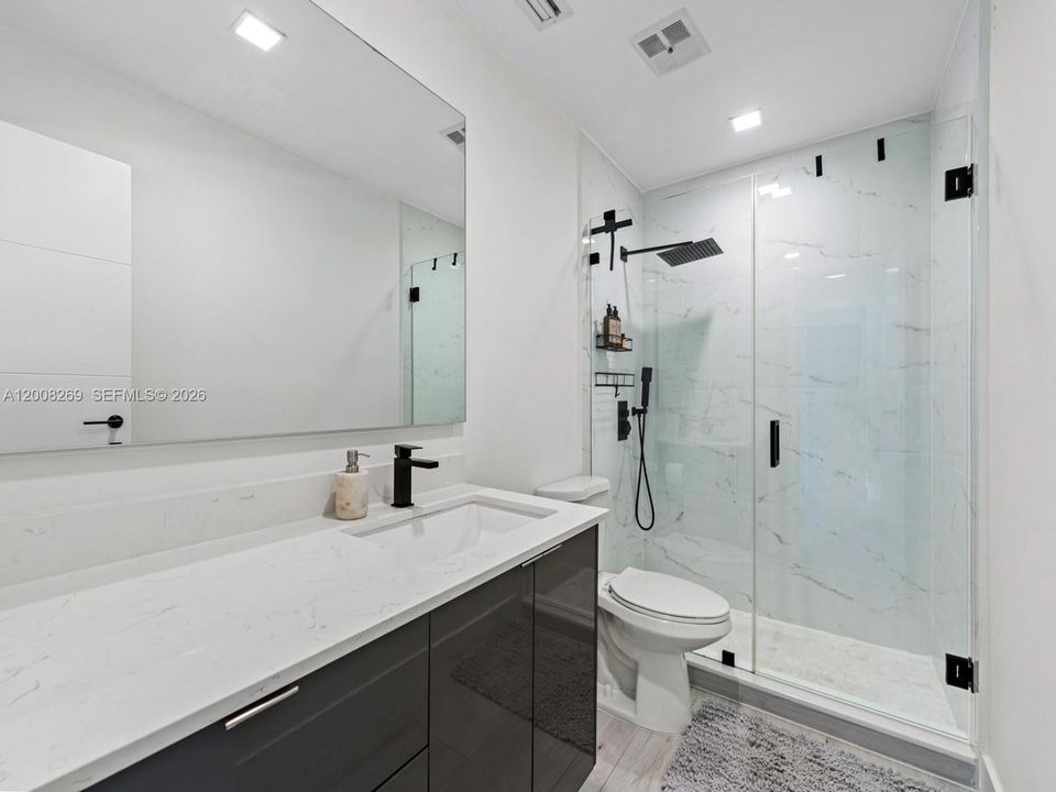 Recently Rented: $6,375 (3 beds, 2 baths, 2034 Square Feet)