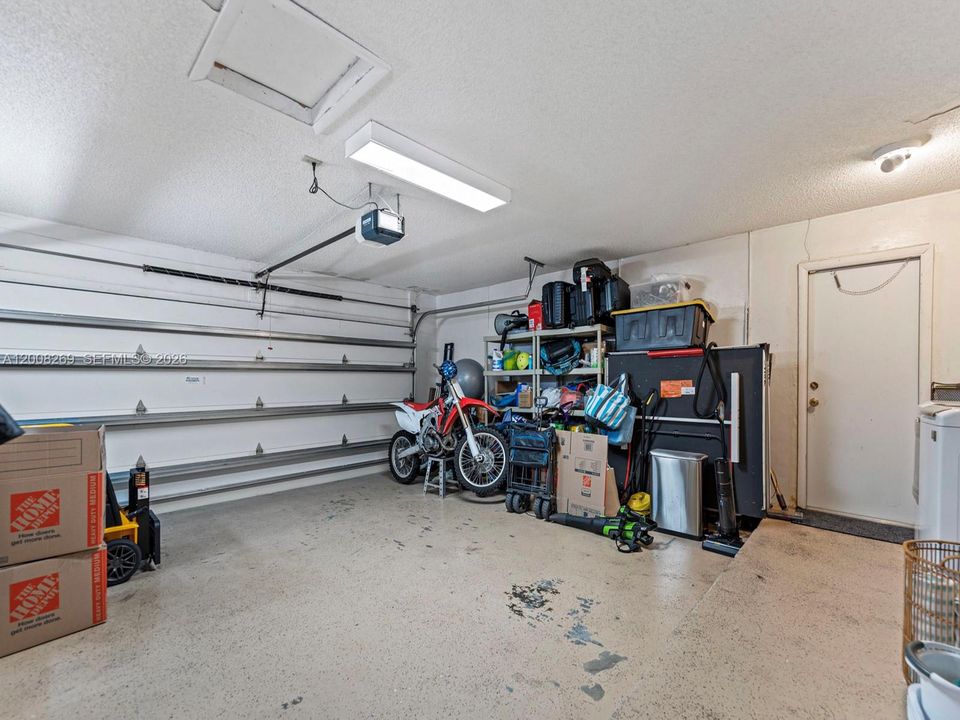Recently Rented: $6,375 (3 beds, 2 baths, 2034 Square Feet)