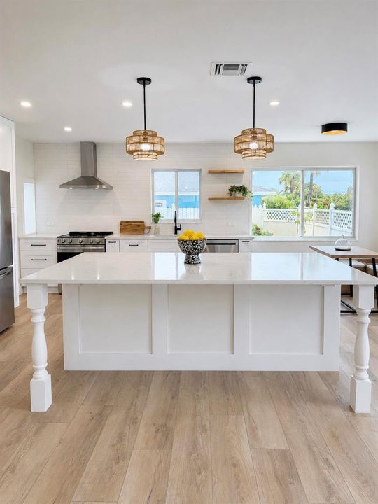 Kitchen Island with seating for 5