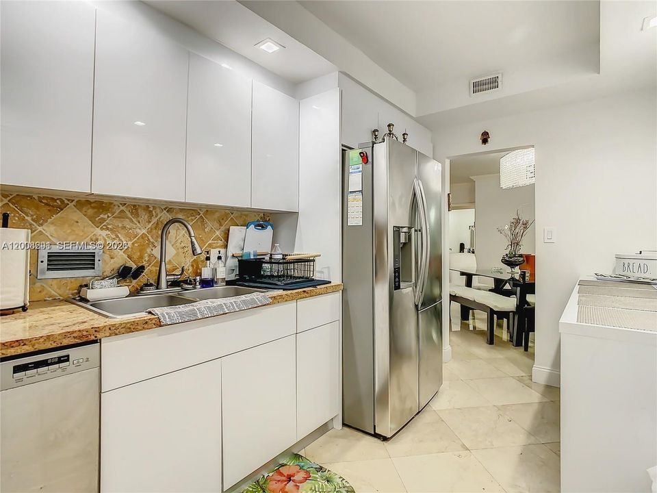 For Sale: $699,999 (2 beds, 2 baths, 1514 Square Feet)