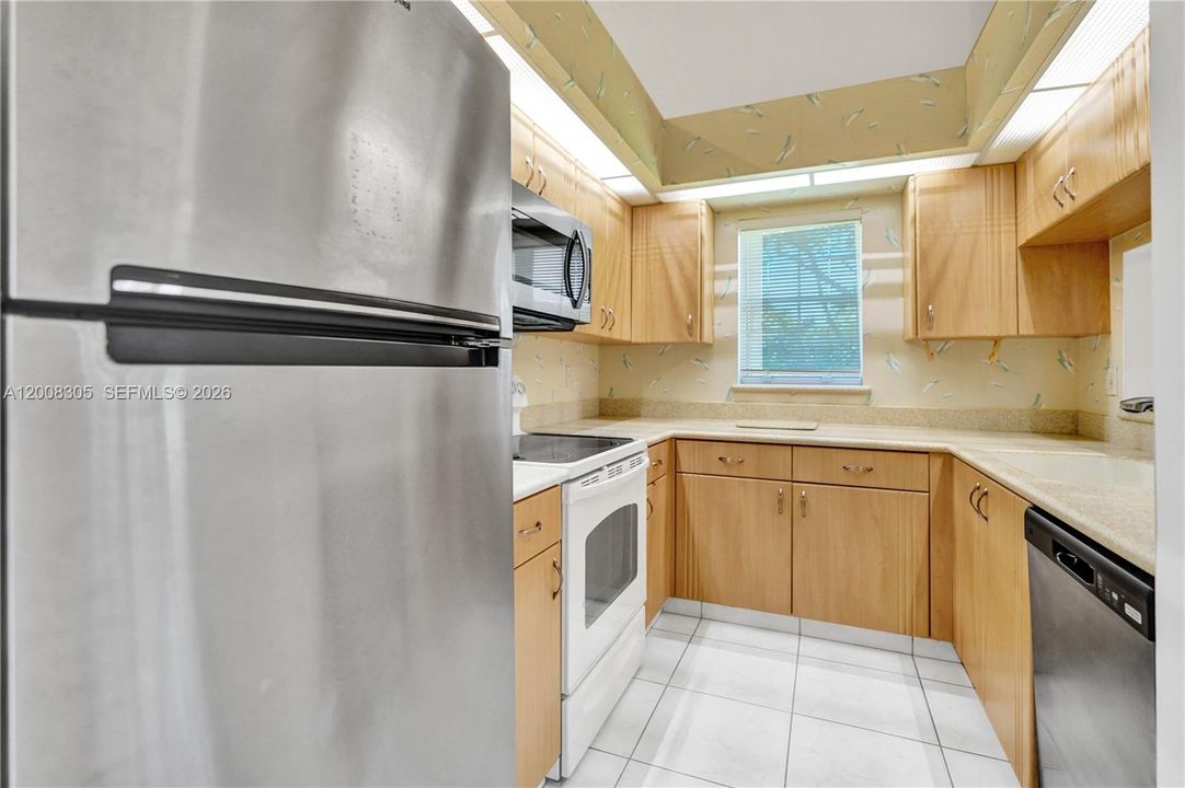 Vendido Recientemente: $299,000 (2 camas, 2 baños, 1516 Pies cuadrados)
