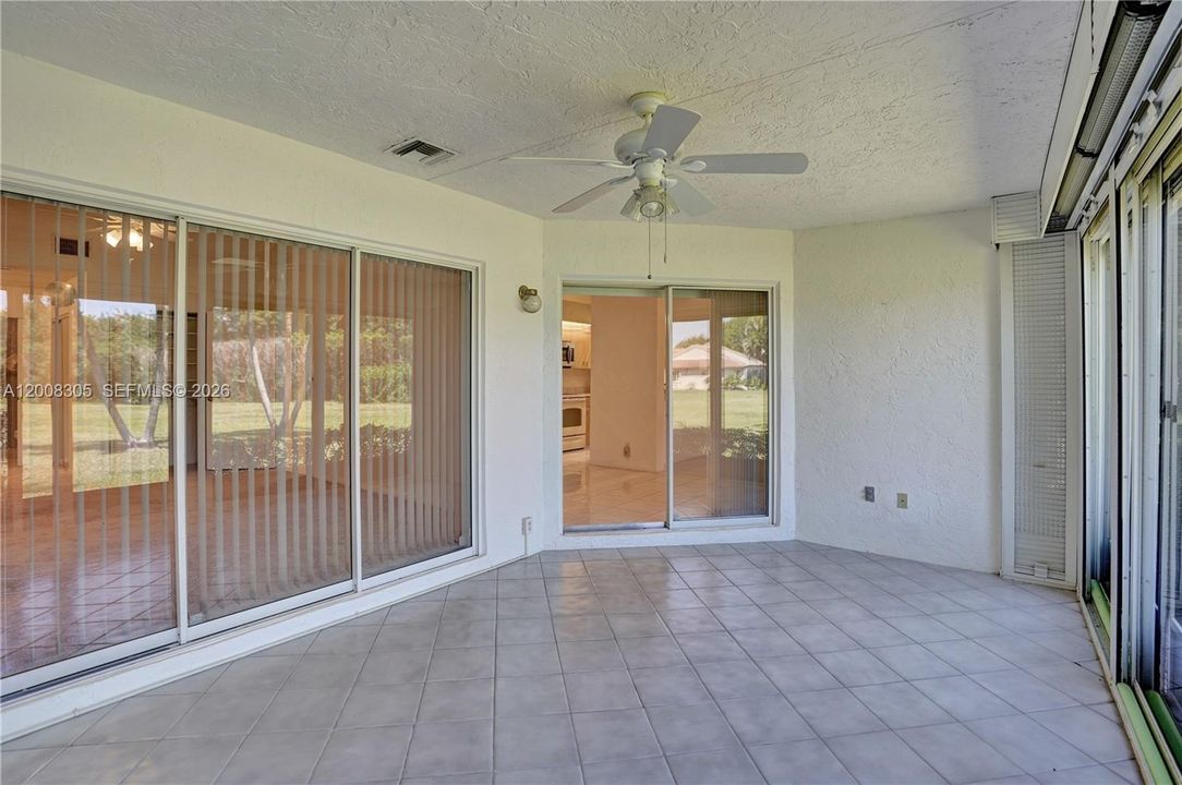 Vendido Recientemente: $299,000 (2 camas, 2 baños, 1516 Pies cuadrados)