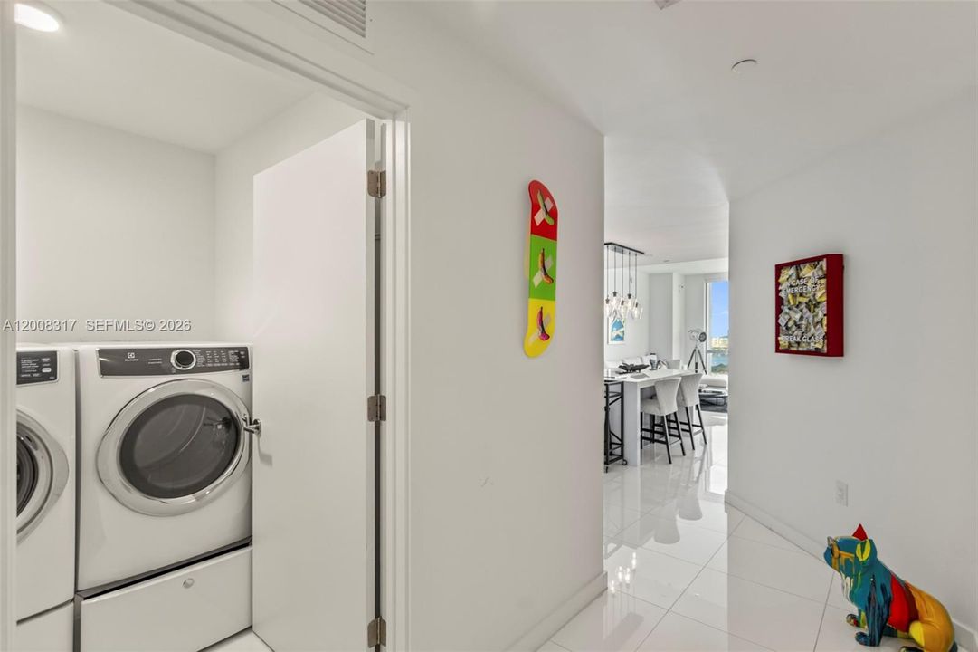 En Venta: $1,040,000 (2 camas, 3 baños, 1547 Pies cuadrados)