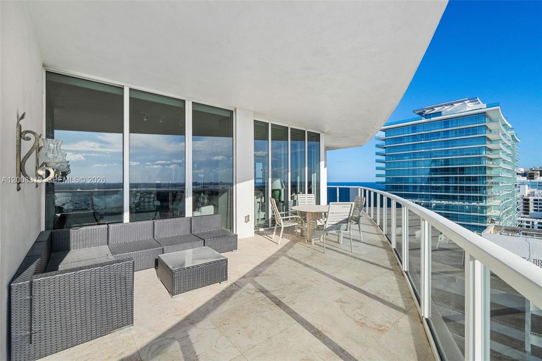 En Venta: $4,595,000 (4 camas, 4 baños, 2918 Pies cuadrados)