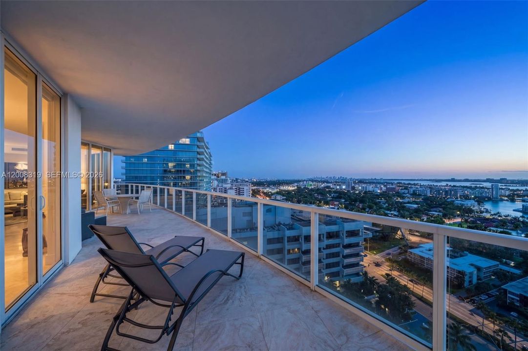 En Venta: $4,595,000 (4 camas, 4 baños, 2918 Pies cuadrados)