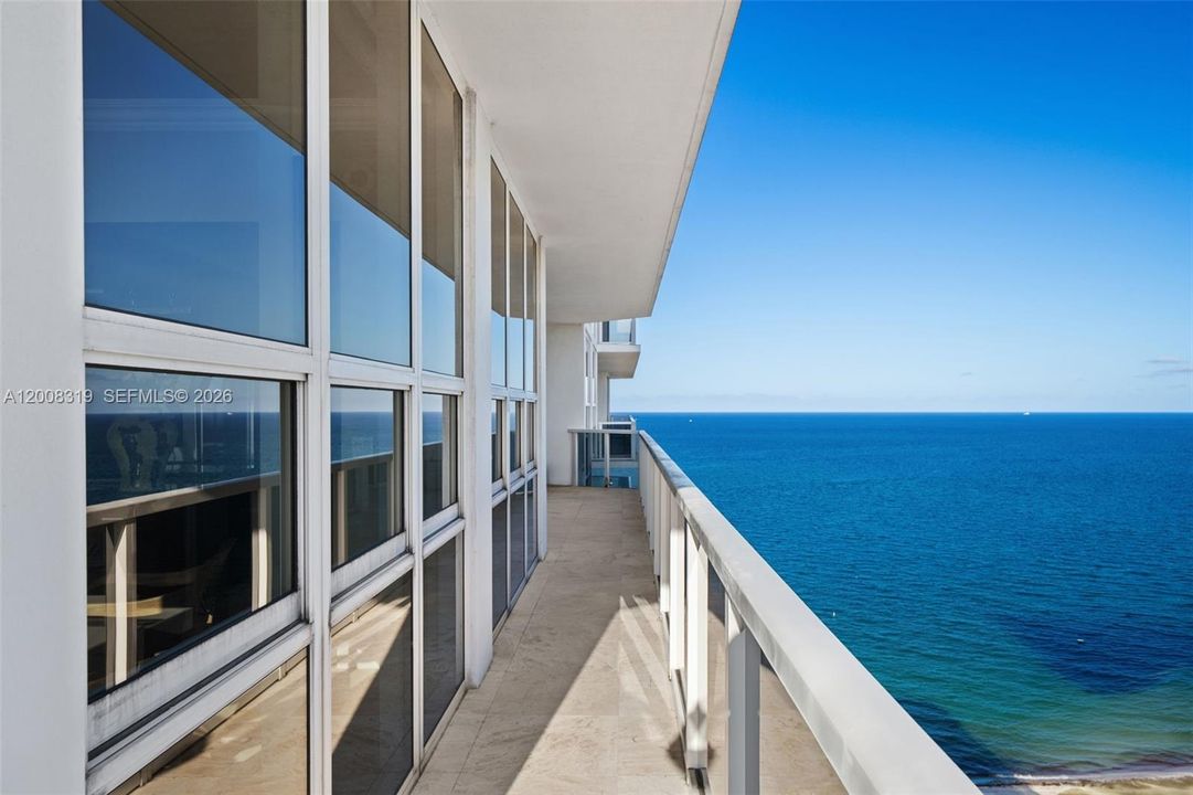 En Venta: $4,595,000 (4 camas, 4 baños, 2918 Pies cuadrados)