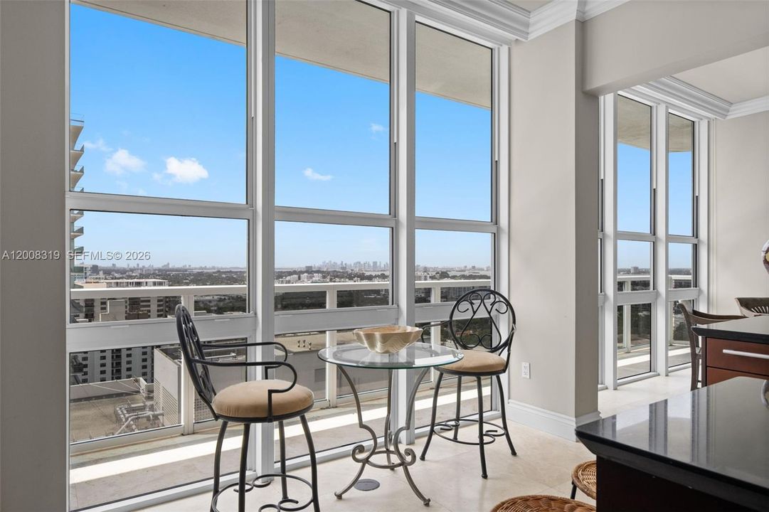 En Venta: $4,595,000 (4 camas, 4 baños, 2918 Pies cuadrados)