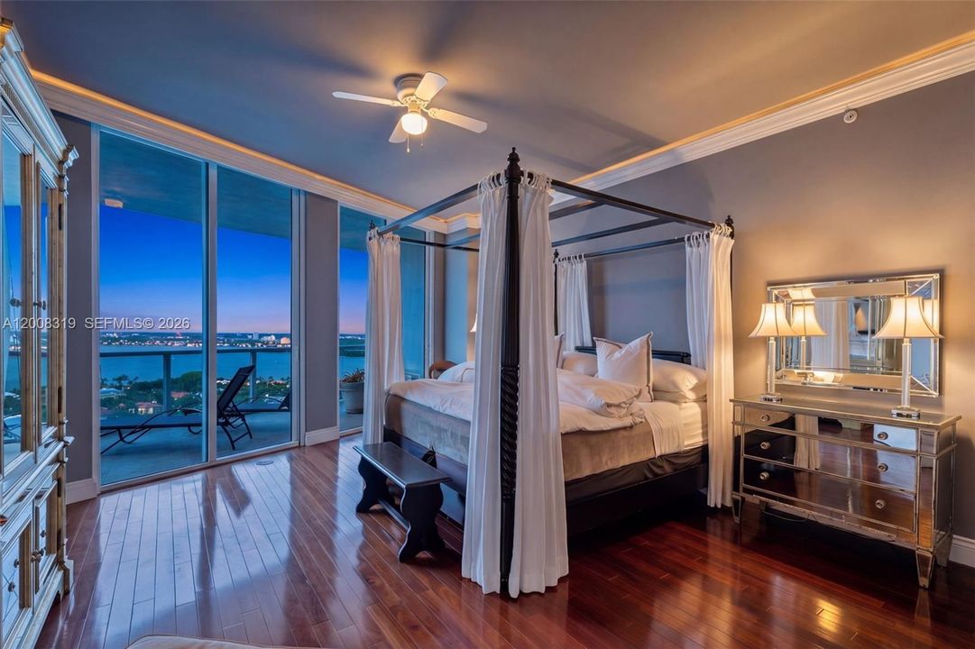 En Venta: $4,595,000 (4 camas, 4 baños, 2918 Pies cuadrados)