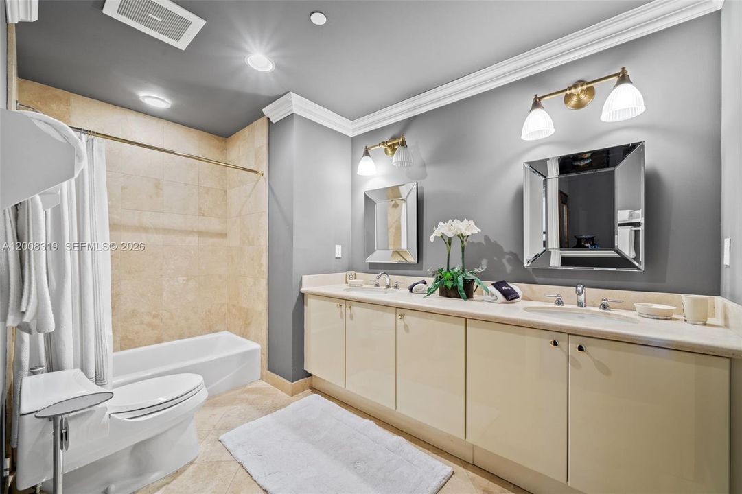 En Venta: $4,595,000 (4 camas, 4 baños, 2918 Pies cuadrados)