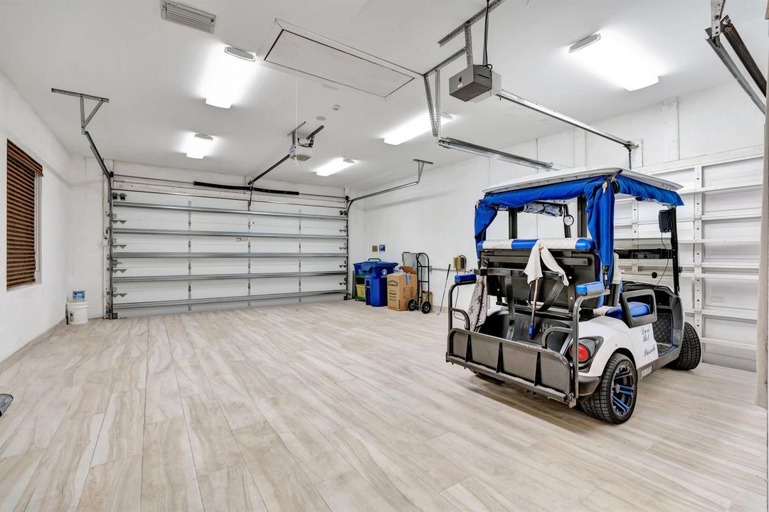 2.5 Car Garage - Tiled