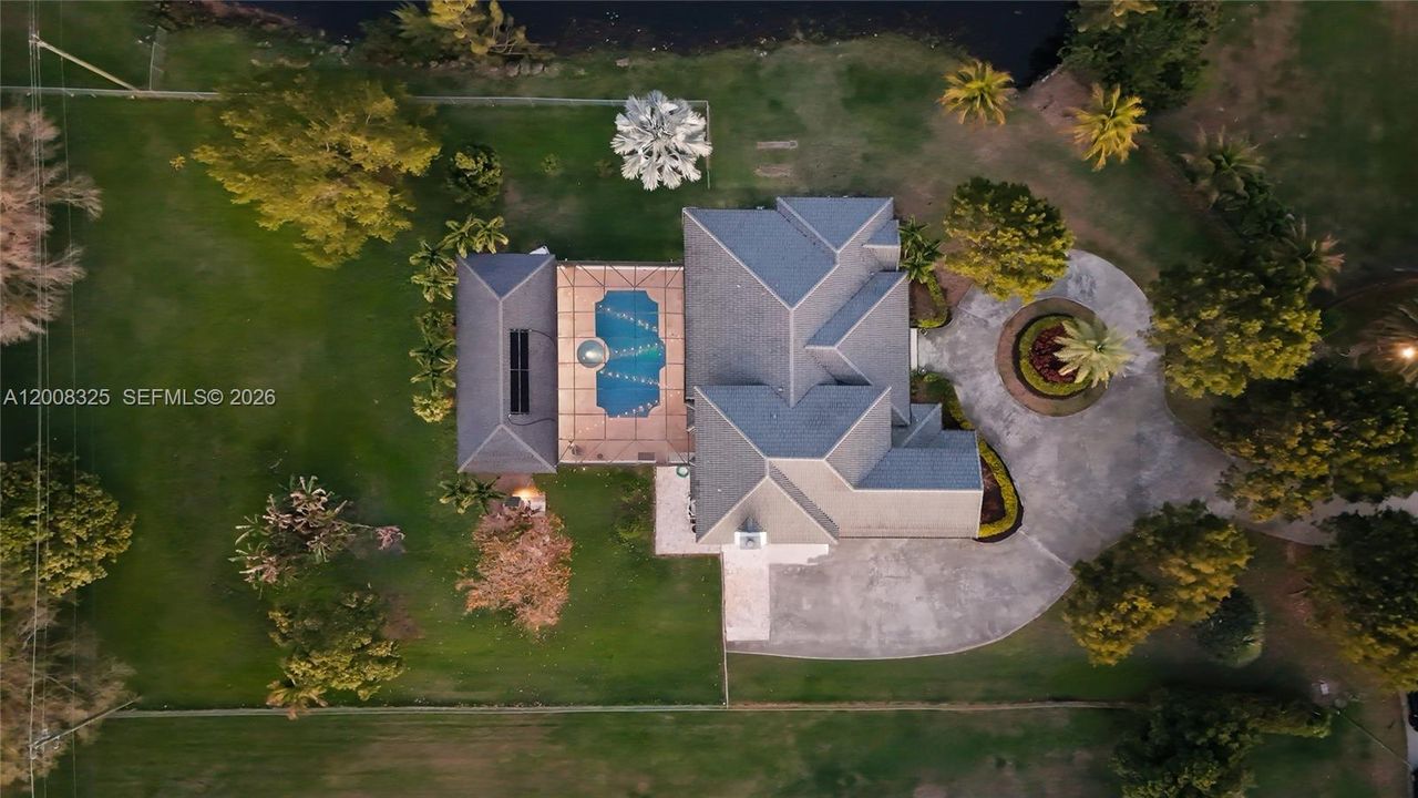 En Renta: $12,900 (5 camas, 4 baños, 4651 Pies cuadrados)