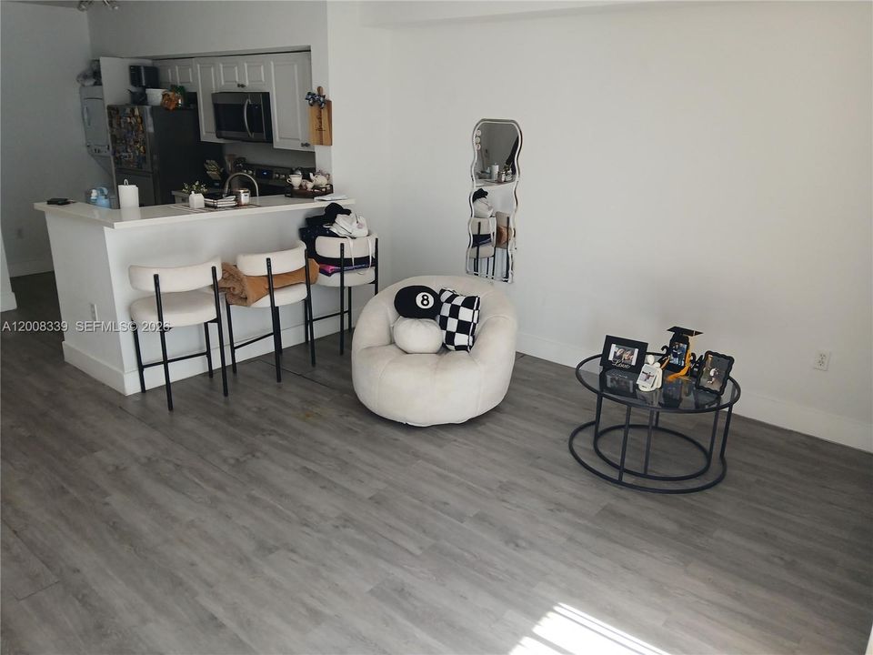Activo con contrato: $2,100 (1 camas, 1 baños, 685 Pies cuadrados)
