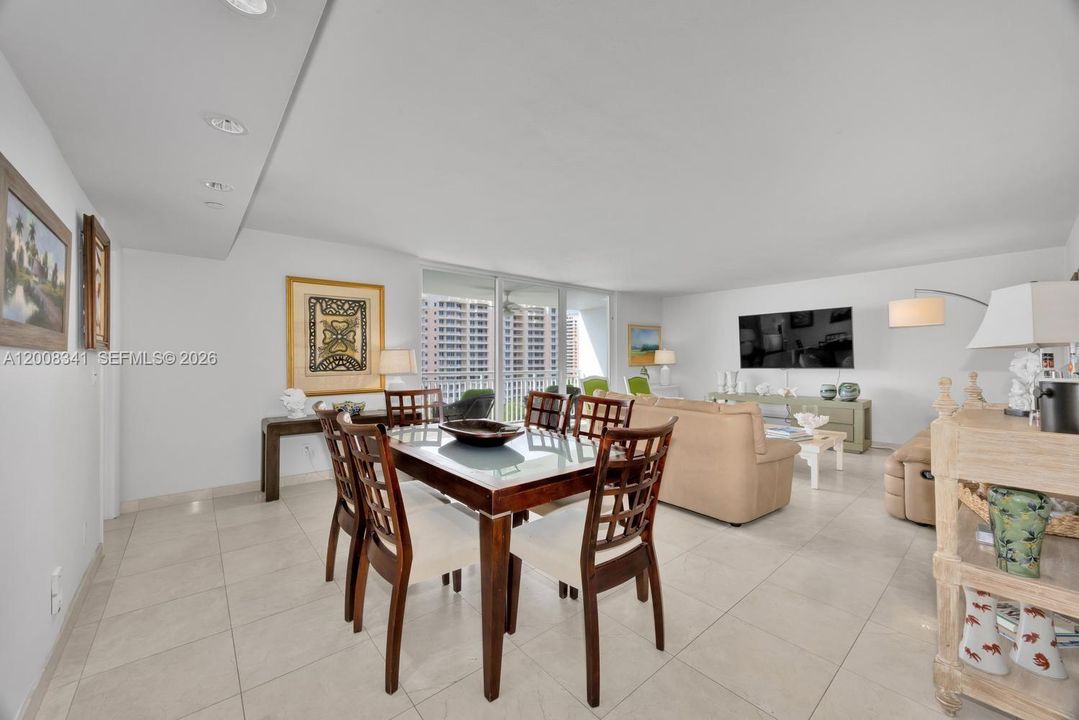 Active With Contract: $6,500 (2 beds, 2 baths, 1496 Square Feet)