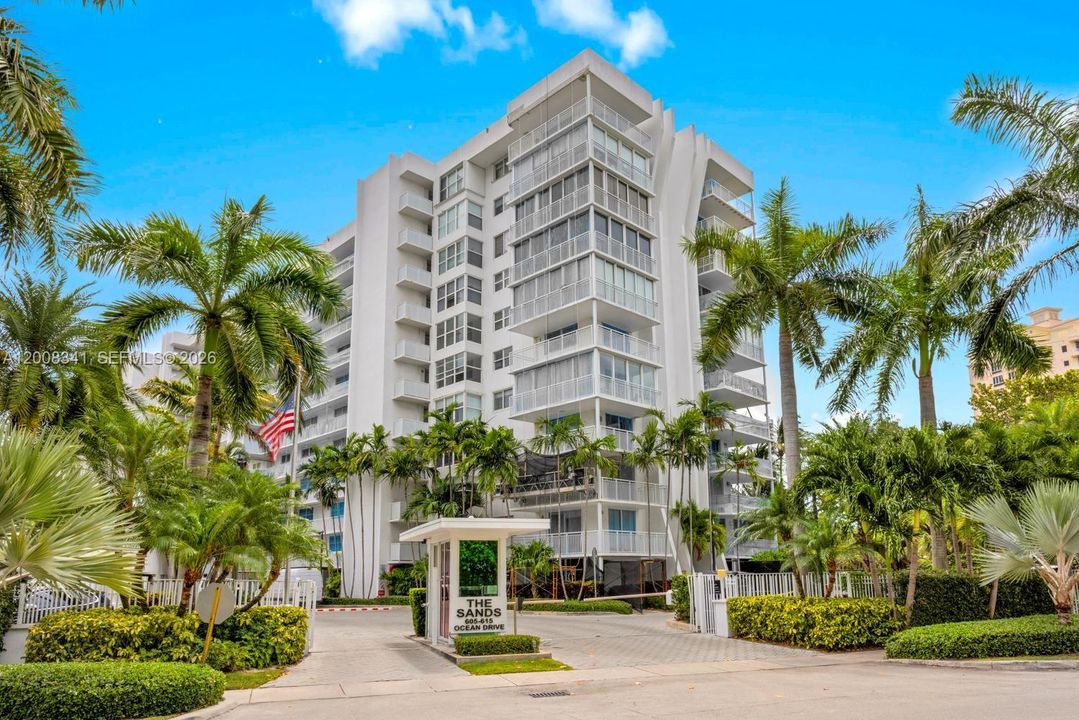 Active With Contract: $6,500 (2 beds, 2 baths, 1496 Square Feet)