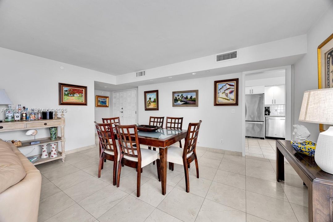 Active With Contract: $6,500 (2 beds, 2 baths, 1496 Square Feet)