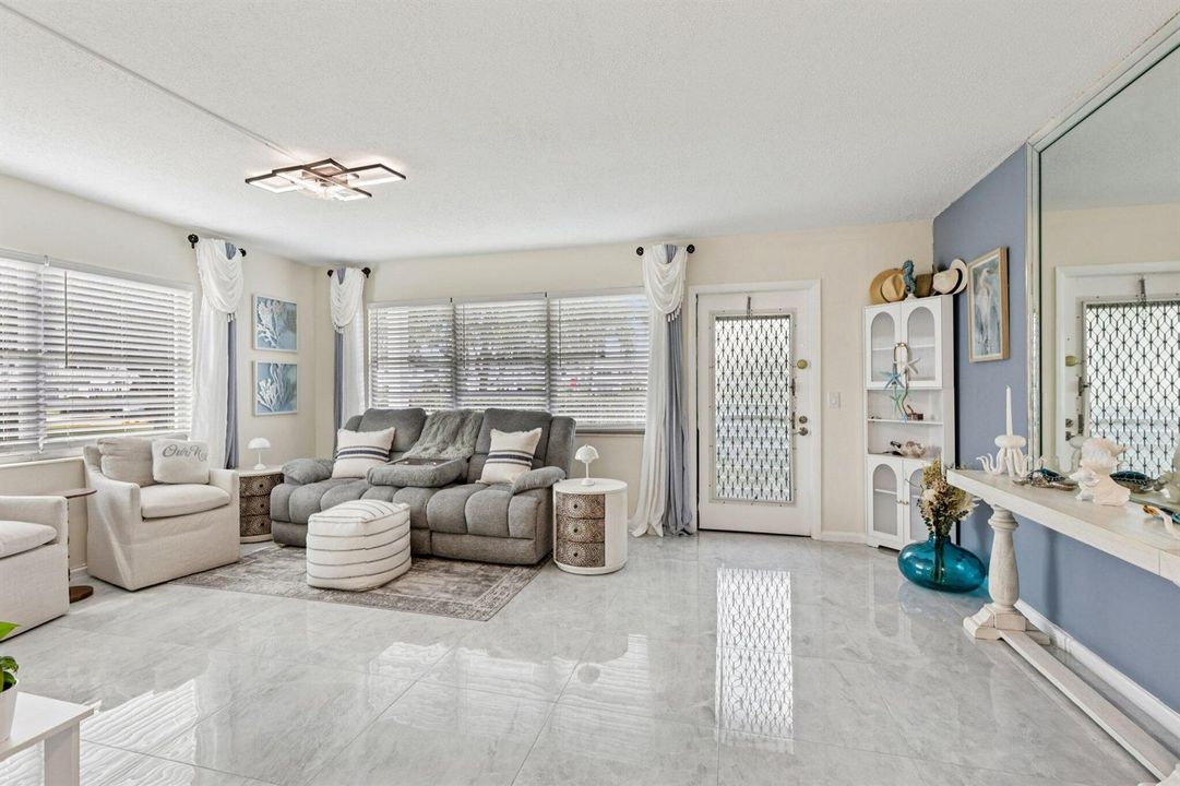 8-web-or-mls-Oakridge J 125-S1202-008