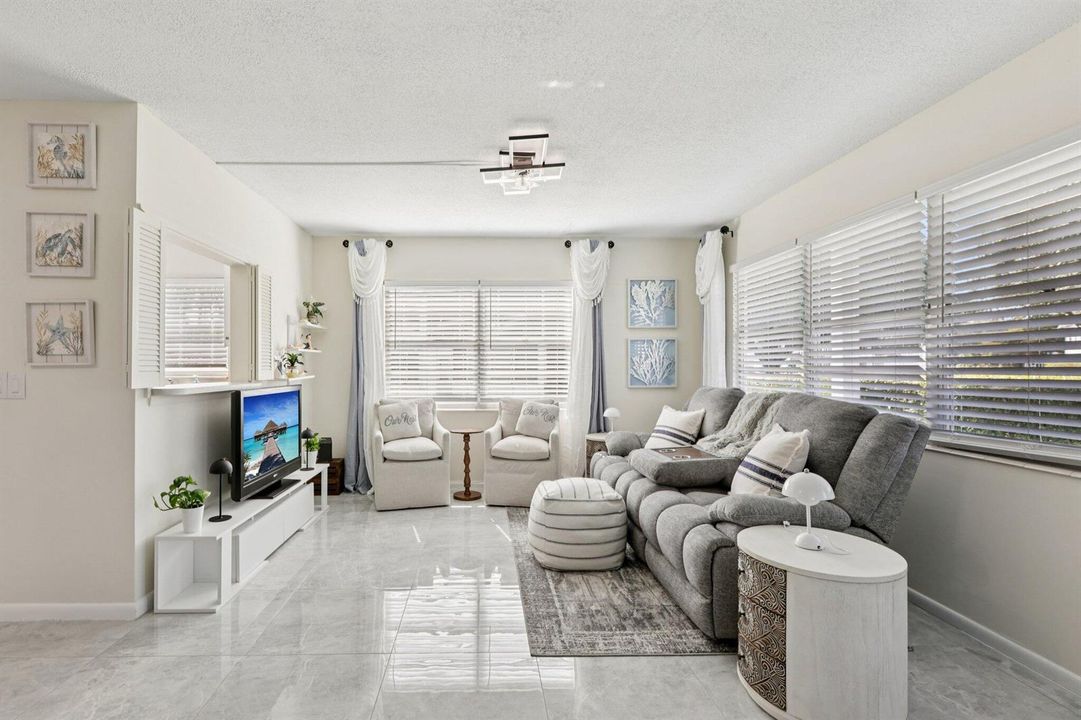 12-web-or-mls-Oakridge J 125-S1202-012