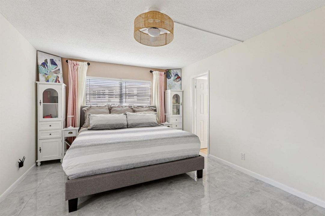 22-web-or-mls-Oakridge J 125-S1202-022