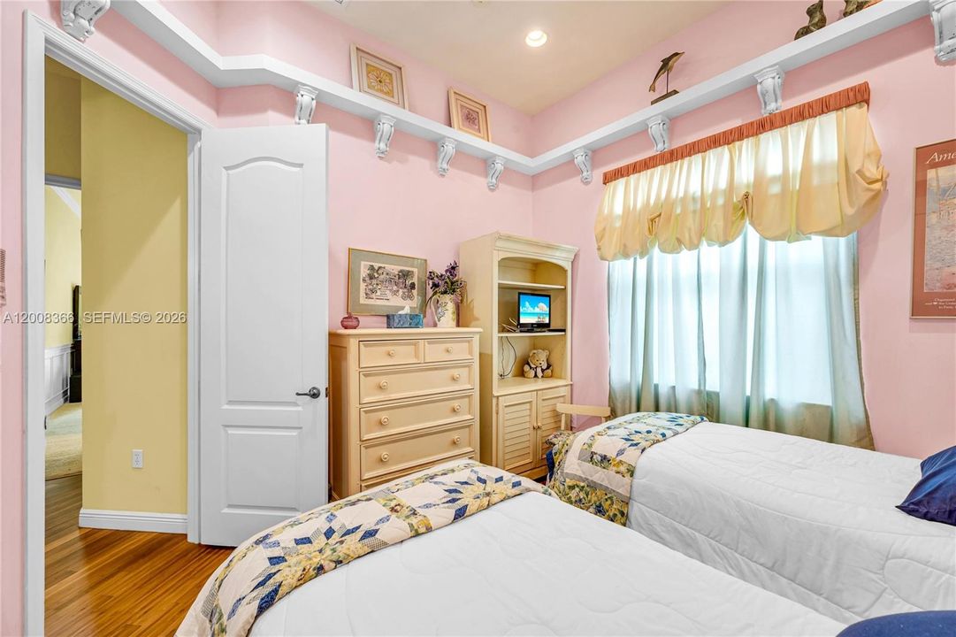 На продажу: $599,000 (4 спален, 3 ванн, 2085 Квадратных фут)