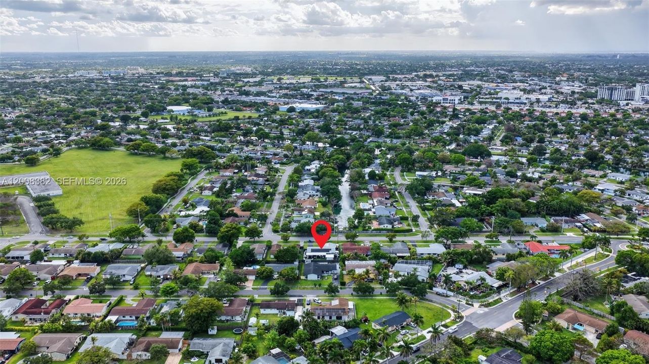 Activo con contrato: $769,000 (4 camas, 2 baños, 1666 Pies cuadrados)