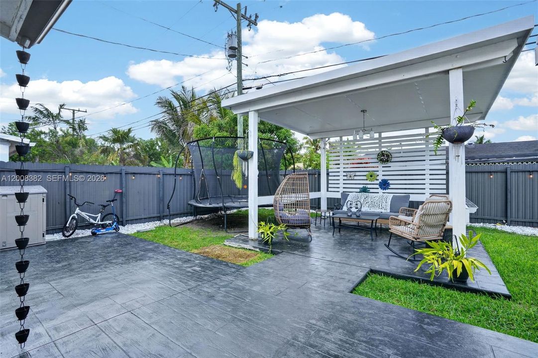 Activo con contrato: $769,000 (4 camas, 2 baños, 1666 Pies cuadrados)