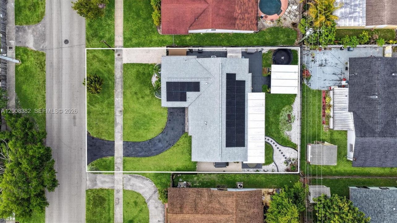 Activo con contrato: $769,000 (4 camas, 2 baños, 1666 Pies cuadrados)