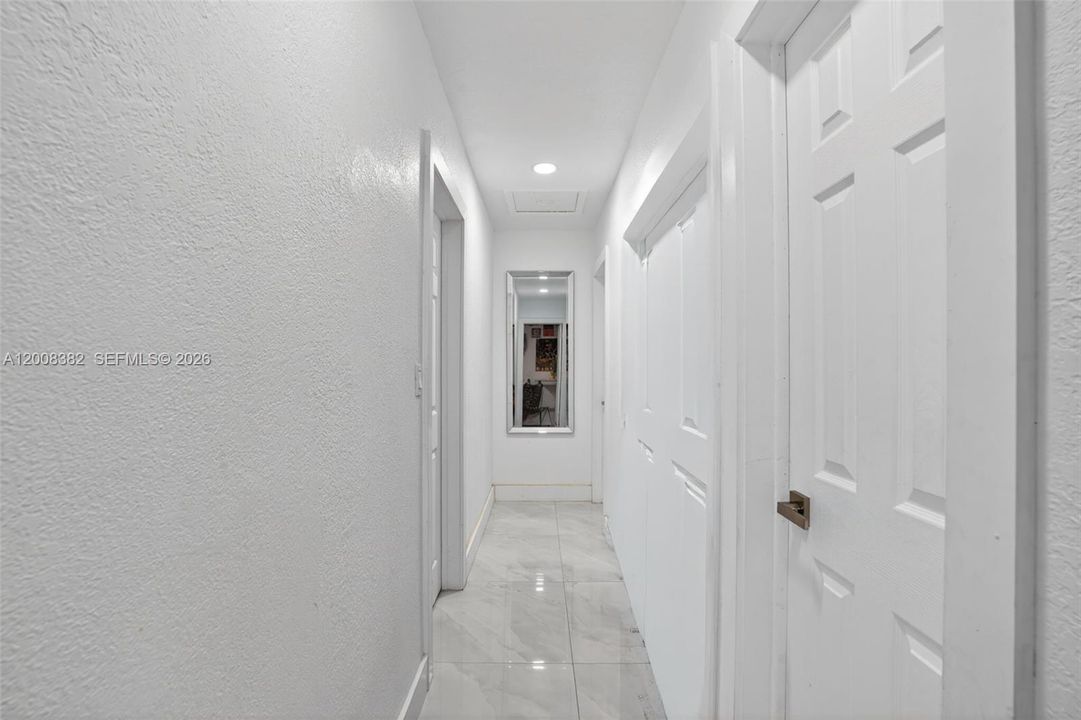 Activo con contrato: $769,000 (4 camas, 2 baños, 1666 Pies cuadrados)