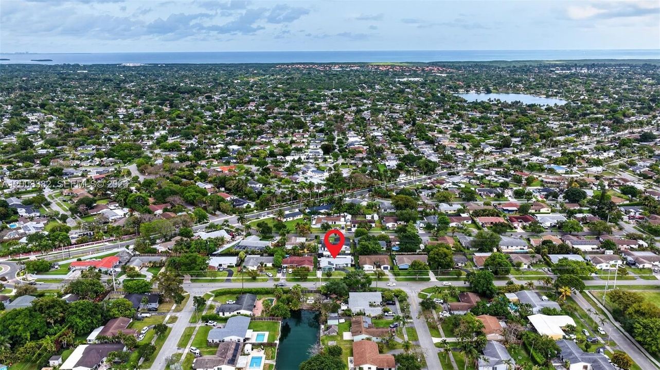 Activo con contrato: $769,000 (4 camas, 2 baños, 1666 Pies cuadrados)