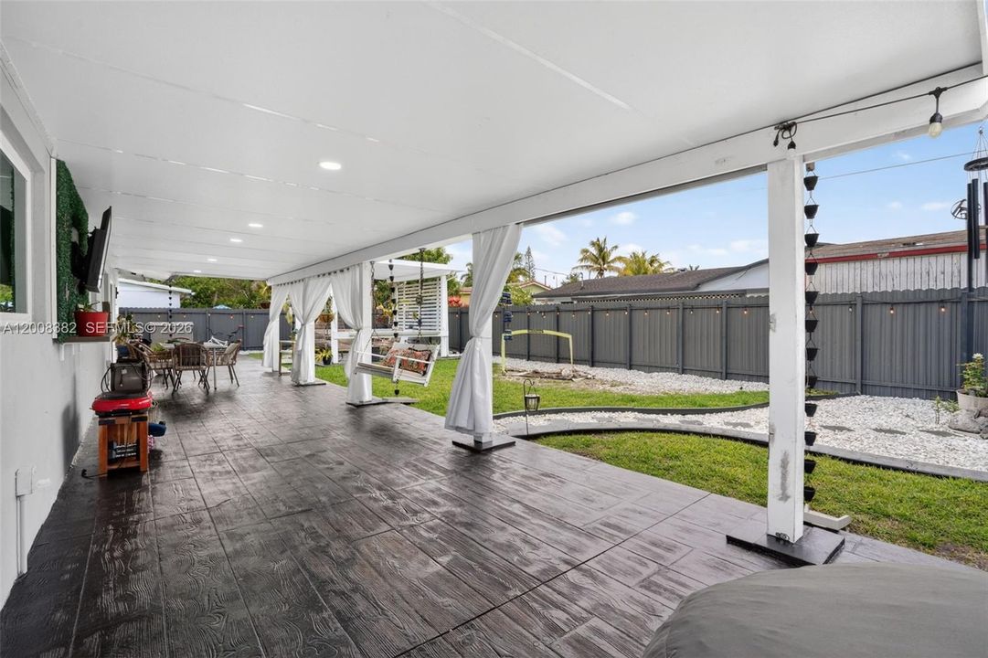 Activo con contrato: $769,000 (4 camas, 2 baños, 1666 Pies cuadrados)