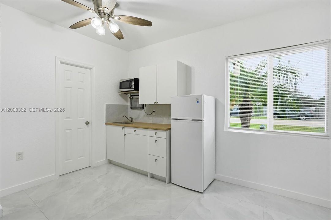 Activo con contrato: $769,000 (4 camas, 2 baños, 1666 Pies cuadrados)