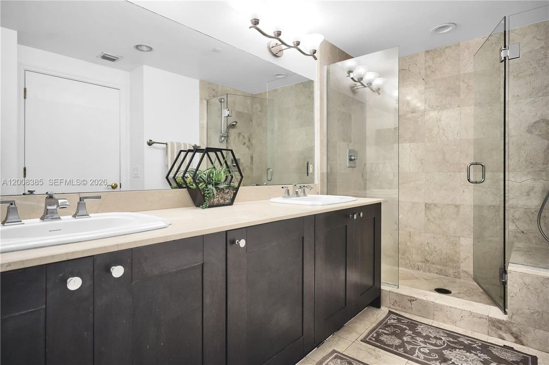 For Sale: $609,999 (2 beds, 2 baths, 970 Square Feet)